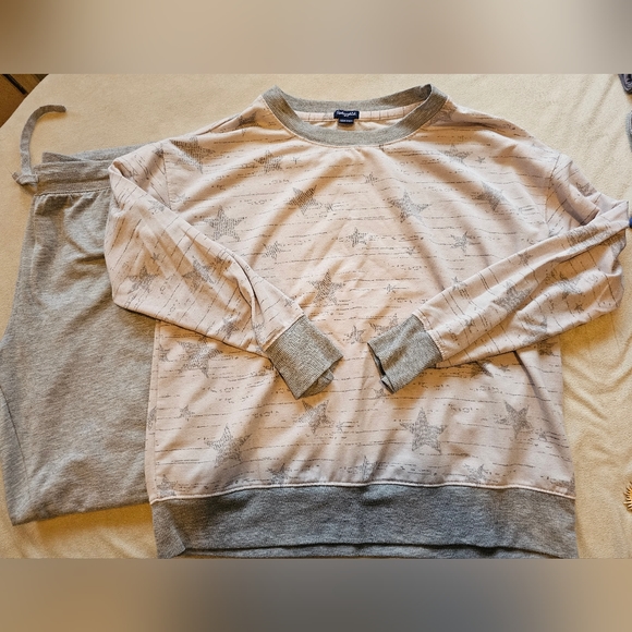 Pajama Set - Picture 3 of 4